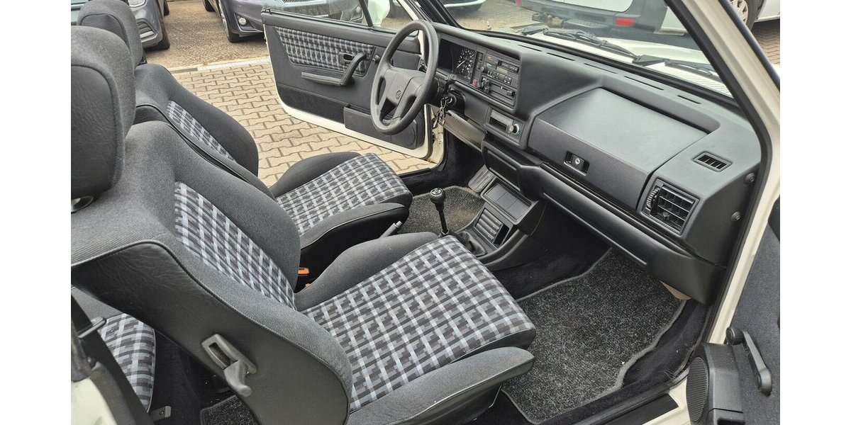 VW Golf 1 Cabrio 1. Hand, orig. 50000 Km 50.000 km 19.999 &euro; Rodgau 63110