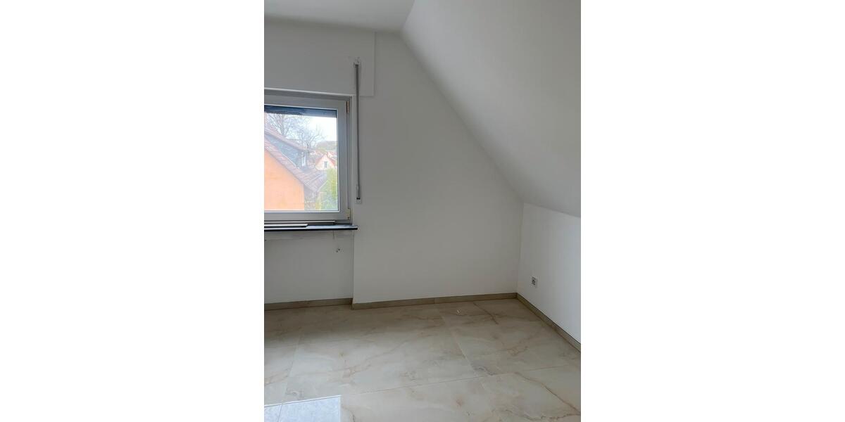 Dachgeschoßwohnung Bensheim - 3 Zimmer, 70 m&sup2;, 1.250&euro; | Angebot:26126720