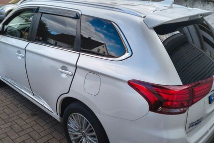 Mitsubishi Plug-in Hybrid Outlander 49.000 km 19.999 &euro; Rödermark 63322