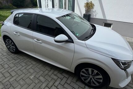 Peugeot 208 25.500 km 13.000 &euro; Hochheim 65239