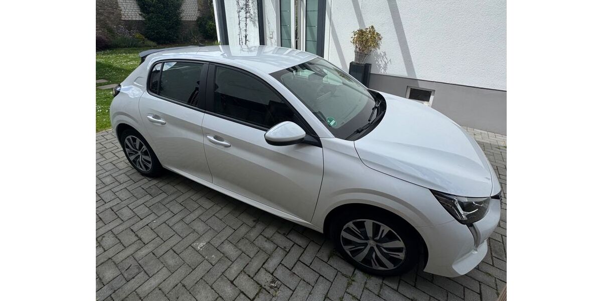 Peugeot 208 25.500 km 13.000 &euro; Hochheim 65239