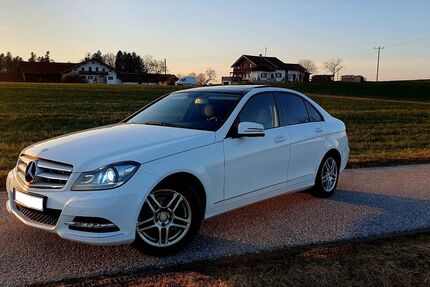 Mercedes-Benz C 220 293.000 km 9.400 &euro; Offenbach am Main 63067