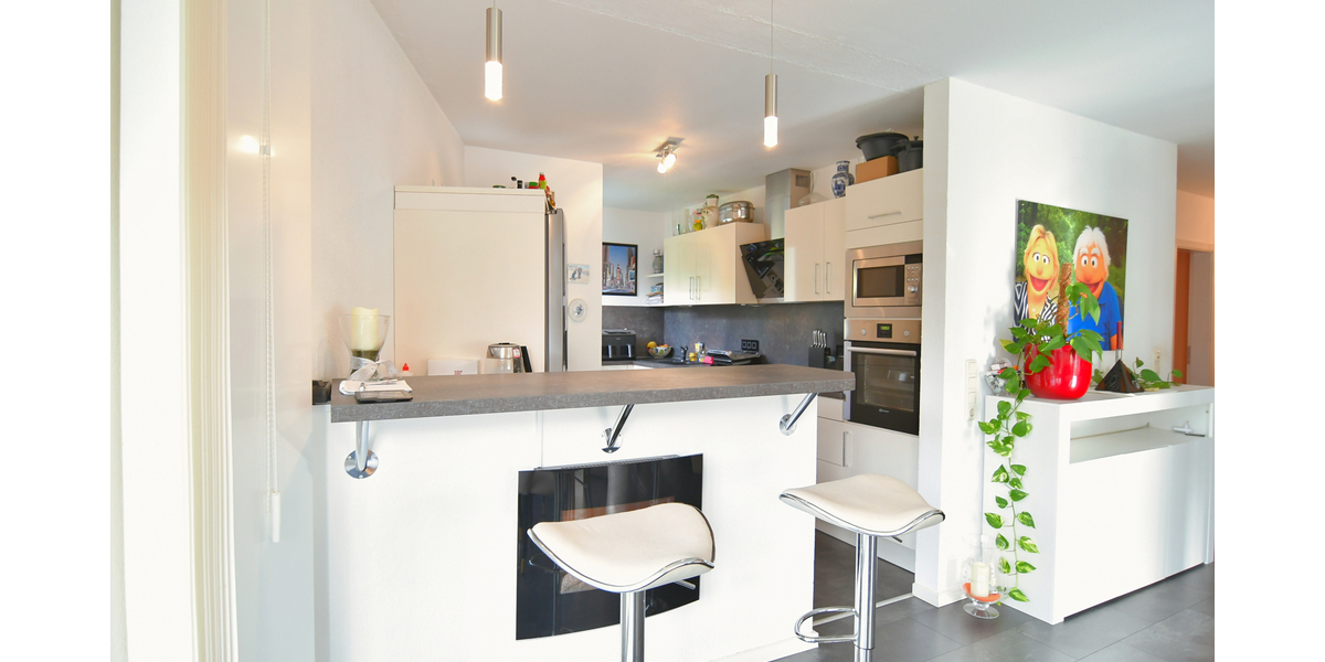 Schöne Wohnung mit 1a Infrastruktur + 2 TG Plätze 3 zimmer