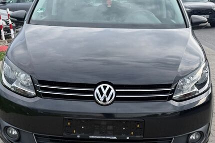 VW Touran 134.127 km 10.599 &euro; Dietzenbach 63128