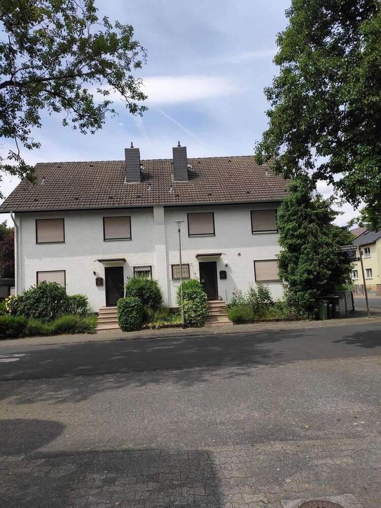 Haus zum Mieten in Offenbach-Rumpenheim 2.300 € 250 m²