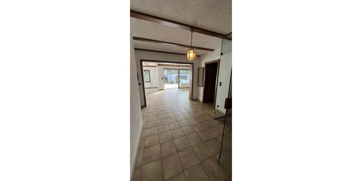 Einfamilienhaus Rüsselsheim am Main - 5 Zimmer, 180 m&sup2;, 2.000&euro; | Angebot:26195899