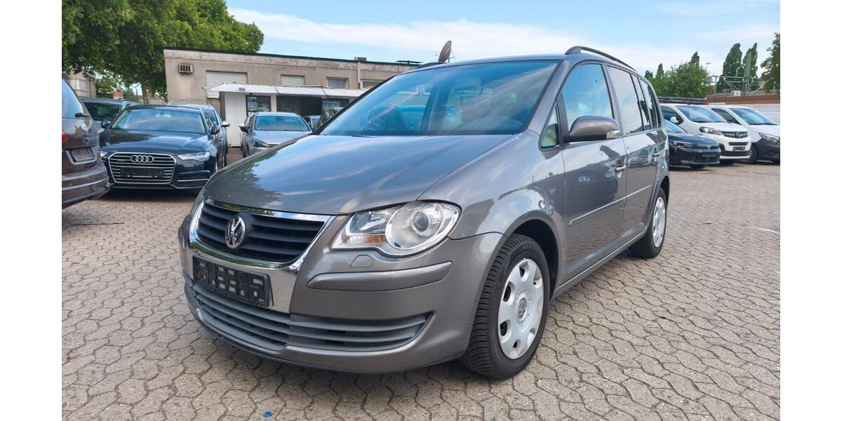 VW Touran 135.000 km 5.990 &euro; Frankfurt am Main 65933