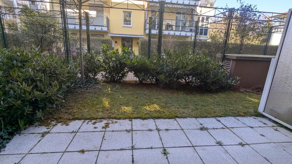 Erdgeschoßwohnung Frankfurt am Main Niederrad - 2.5 Zimmer, 74 m&sup2;, 1.550&euro; | Angebot:24870324