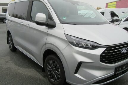 Ford Tourneo Custom 320 L1 Tourneo Titanium FWD Autom. 25.000 km 43.950 € Gernsheim 64579
