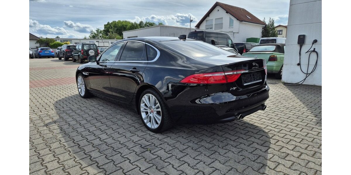 Jaguar XF Prestige Leder, GSHD, Navigation, Rückfahrkamer 104.922 km 21.690 &euro; Rodgau 63110
