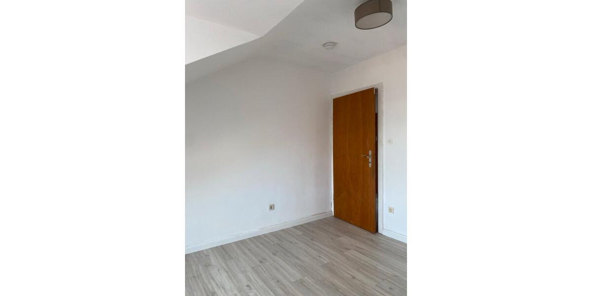 Dachgeschoßwohnung Darmstadt - 1 Zimmer, 17 m&sup2;, 450&euro; | Angebot:26199870