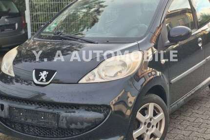 Peugeot 107 180.235 km 1.999 &euro; Frankfurt 65933