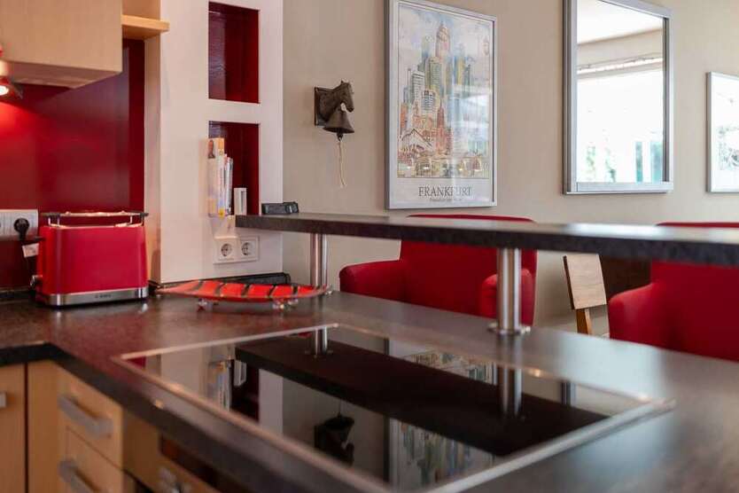 Modernisiertes Haus mit Pool & Garten in Frankfurt