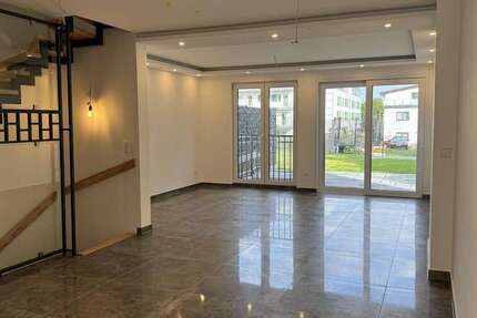 Haus zum Mieten in Offenbach am Main 2.750 € 165 m²