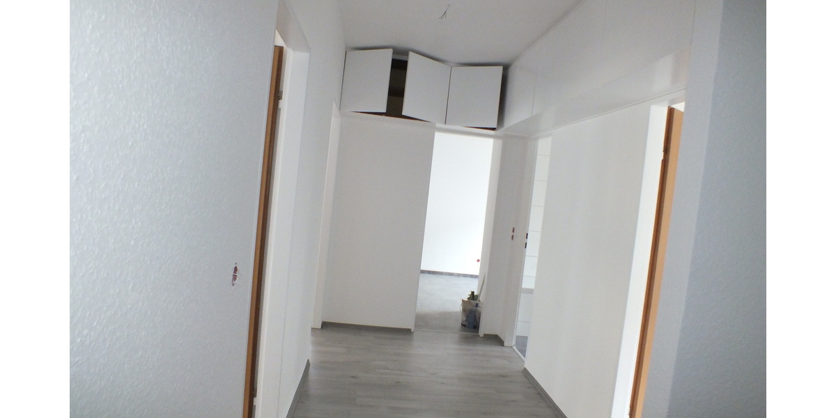 Frisch renovierte 3 Zimmer Wohnung mit ca. 75m² Wohnfläche mit Balkon und Garage - Appartement Nauheim | Angebot:26101851