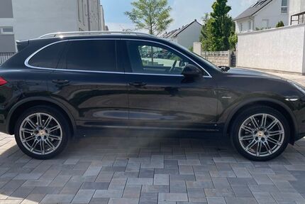 Porsche Cayenne 268.000 km 15.999 &euro; Kelsterbach 65451
