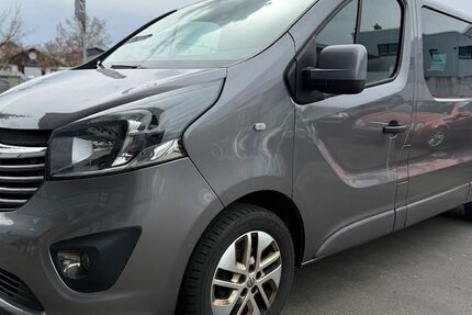 Opel Vivaro 260.207 km 9.999 &euro; Frankfurt am Main 60386