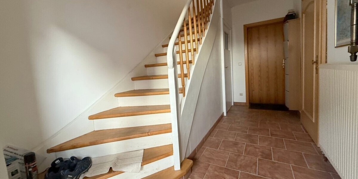 Flörsheim: Sie suchen das besondere Wohnflair? Ein toller Familienwohnsitz mit Aufzug - Doppelhaushälfte Flörsheim | Angebot:25568492