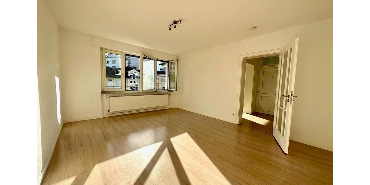 3 Zi -Penthouse Wohnung in Westend -mit Garage 1 zimmer