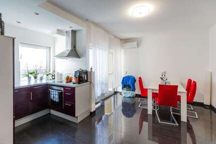 Wohnung Hochheim am Main - 3 Zimmer, 75 m&sup2;, 285.000&euro; | Angebot:27143148