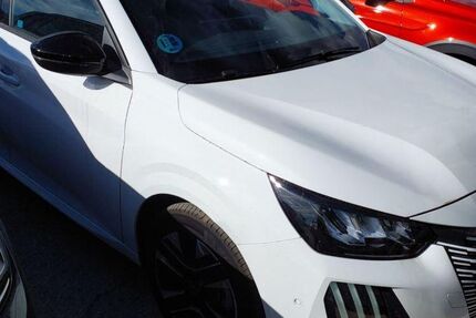 Peugeot 208 14.781 km 19.880 &euro; Rüsselsheim 65428