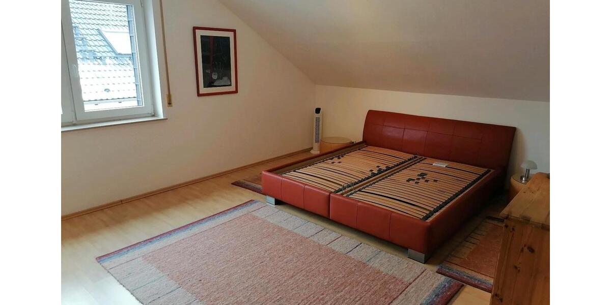 Besondere Immobilie mit zeitloser Architektur in ruhiger Lage 4 zimmer