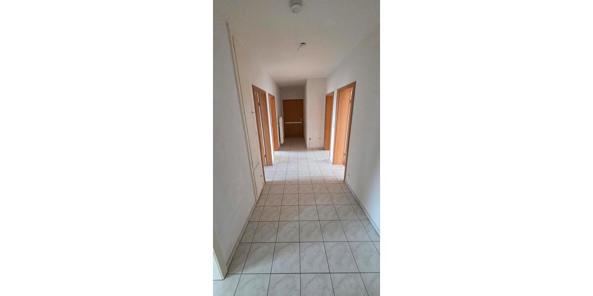 Etagenwohnung Rodgau - 4 Zimmer, 100 m&sup2;, 1.600&euro; | Angebot:25409896