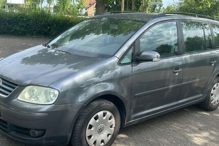VW Touran 294.000 km 1.199 &euro; Rüsselsheim 65428