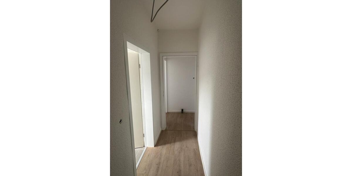 Dachgeschoßwohnung Flörsheim am Main - 2 Zimmer, 65 m&sup2;, 1.200&euro; | Angebot:25379370