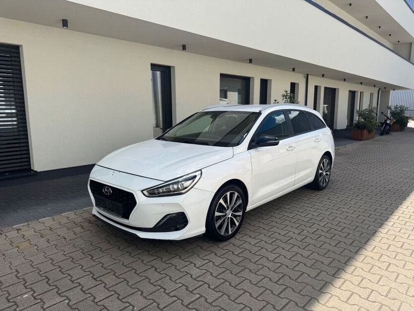 i30