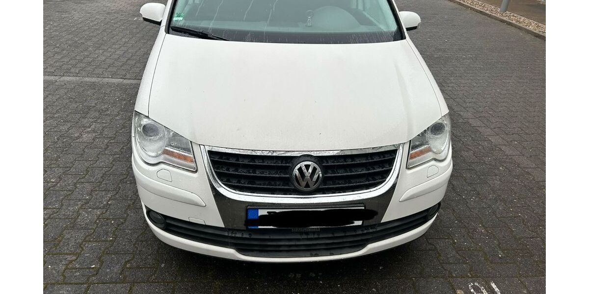 VW Touran 146.000 km 5.500 &euro; Pfungstadt 64319