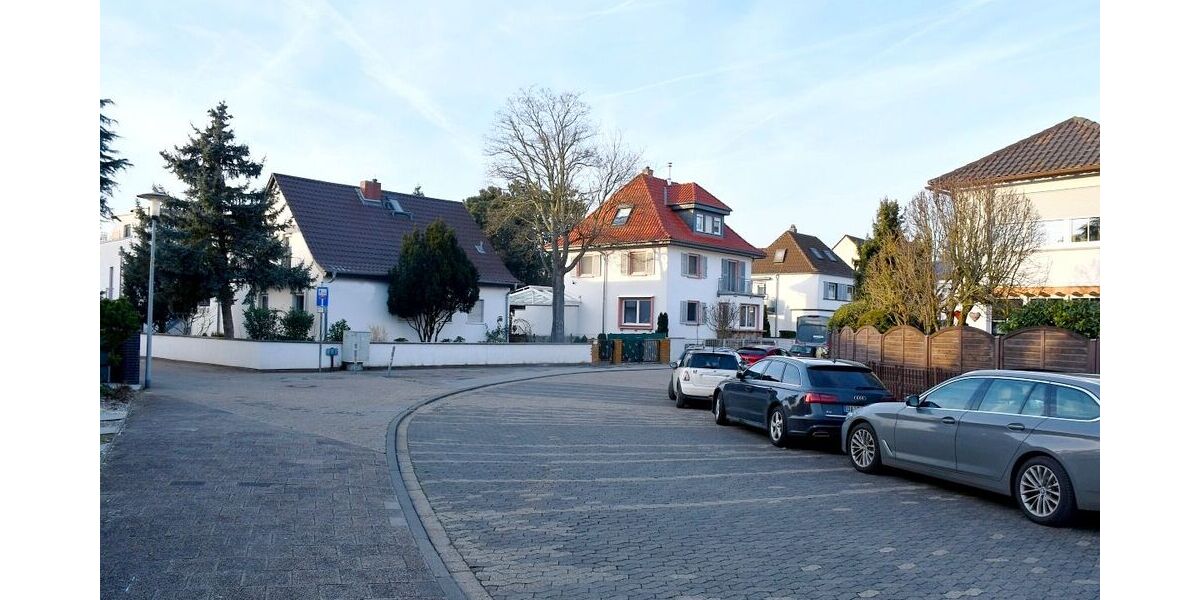 **RESERVIERT** Attraktives großzügiges Zweifamilienhaus im Bauhausstil in Darmstadt-Arheilgen - Zweifamilienhaus Darmstadt-Arheilgen Darmstadt/Vororte | Angebot:25099546