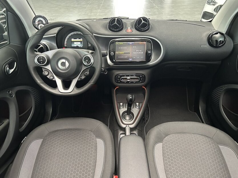 Smart ForTwo EQ CABRIO EXCLUSIVE-22KW-RÜCKFAHRKAMERA 13.660 km 18.199 € Groß-Umstadt 64823