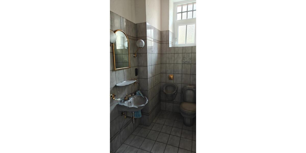 Etagenwohnung Reichelsheim (Odenwald) - 5 Zimmer, 185 m&sup2;, 1.500&euro; | Angebot:25784271