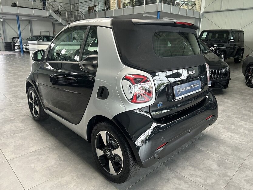 Smart ForTwo EQ CABRIO EXCLUSIVE-22KW-RÜCKFAHRKAMERA 13.660 km 18.199 € Groß-Umstadt 64823