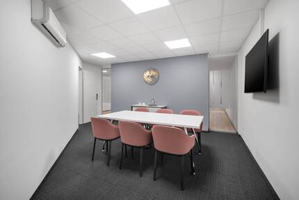 Privater Büroraum für 4 Personen in Regus Lyoner Stern zimmer