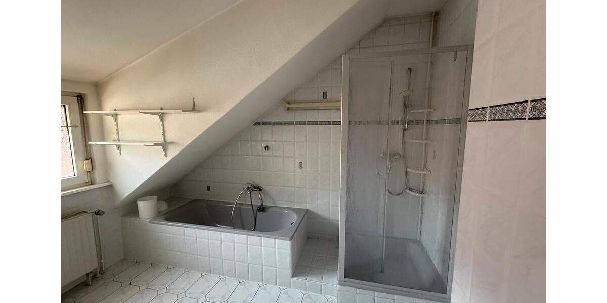 Dachgeschoßwohnung Heppenheim (Bergstraße) - 2 Zimmer, 62 m&sup2;, 800&euro; | Angebot:26444439