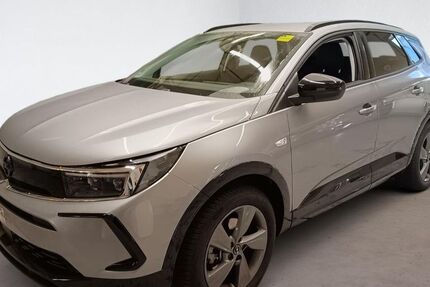 Opel Grandland (X) 3.500 km 28.190 &euro; Rüsselsheim 65428