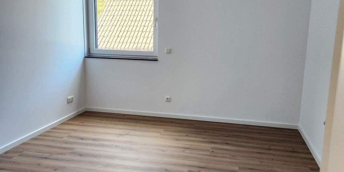 Etagenwohnung Rodgau Jügesheim - 4 Zimmer, 128 m&sup2;, 2.070&euro; | Angebot:23957202