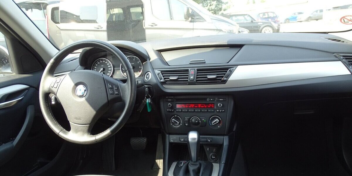 BMW X1 1.8l i sDrive, Steptronic, Sitzheizung, PDC hin 154.921 km 8.690 &euro; Rodgau 63110