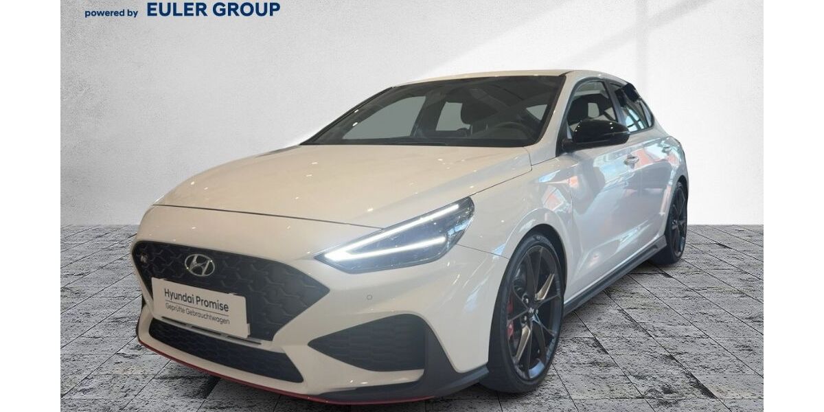 Hyundai i30 3.818 km 38.990 &euro; Frankfurt 60314