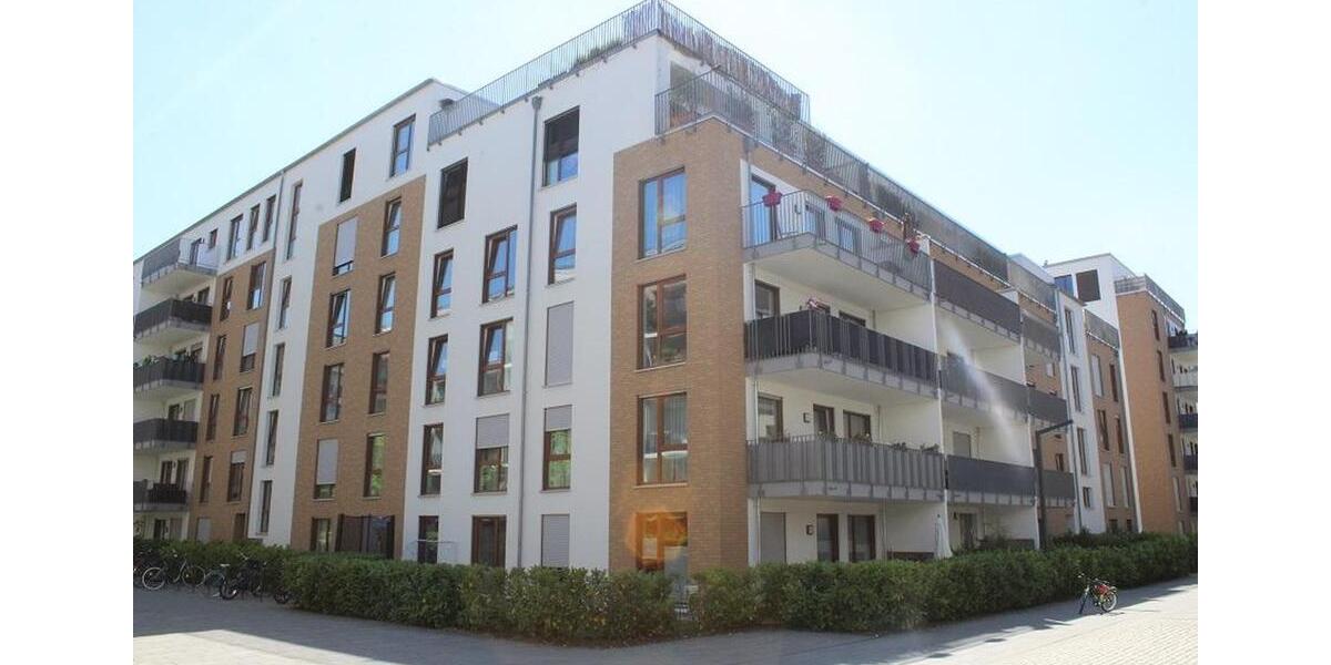 Zentral gelegene 4-Zimmerwohnung, inkl. EBK, Balkon, Keller und TG-Stellplatz 4 zimmer