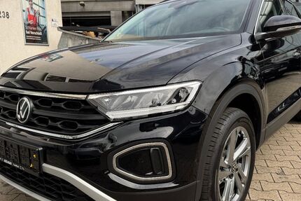 VW T-Roc 9.865 km 28.450 &euro; Frankfurt am Main 65936