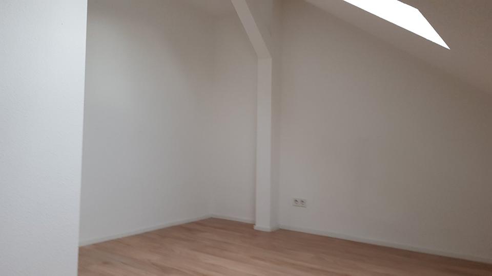 Dachgeschoßwohnung Mainz Ebersheim - 2 Zimmer, 50 m&sup2;, 699&euro; | Angebot:25431715