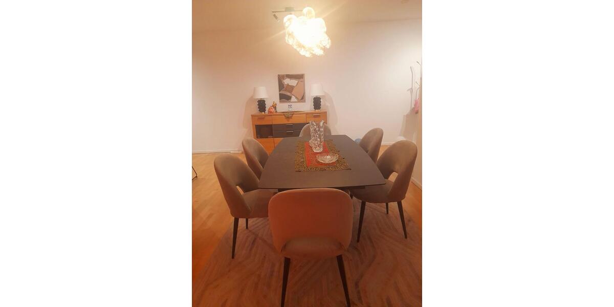 Voll möbliert Wohnung mit Skyline-Block - Kurzzeitmiete 4 zimmer