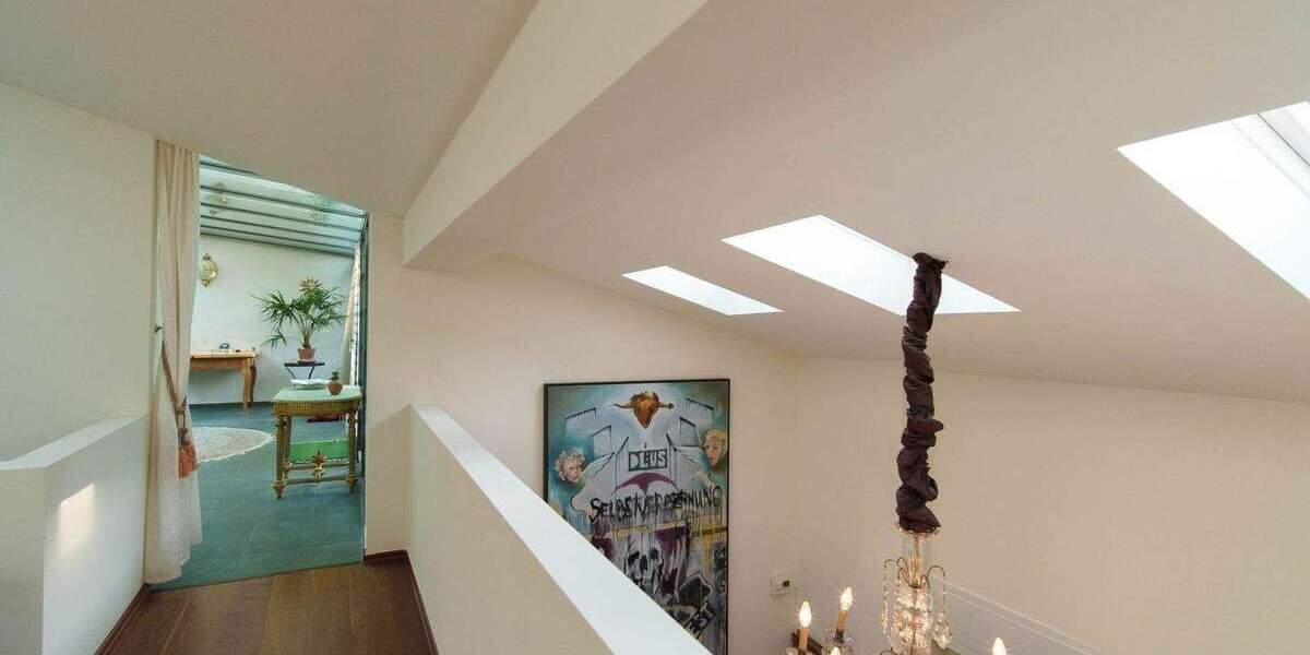 Repräsentative Büro- oder Praxisfläche mit Wintergarten, Dachterrasse und grünem Innenhof - in unmittelbarer Nähe zum Wilhelmsplatz. 3 zimmer