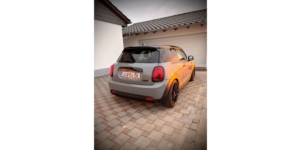Mini Cooper SE 35.732 km 18.990 &euro; Gernsheim 64579