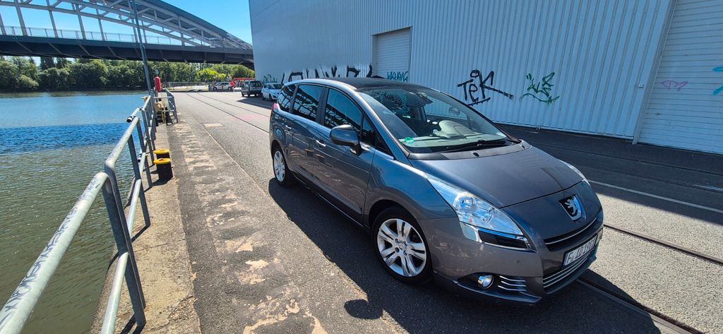 Peugeot 5008 249.000 km 3.250 &euro; Frankfurt 60314