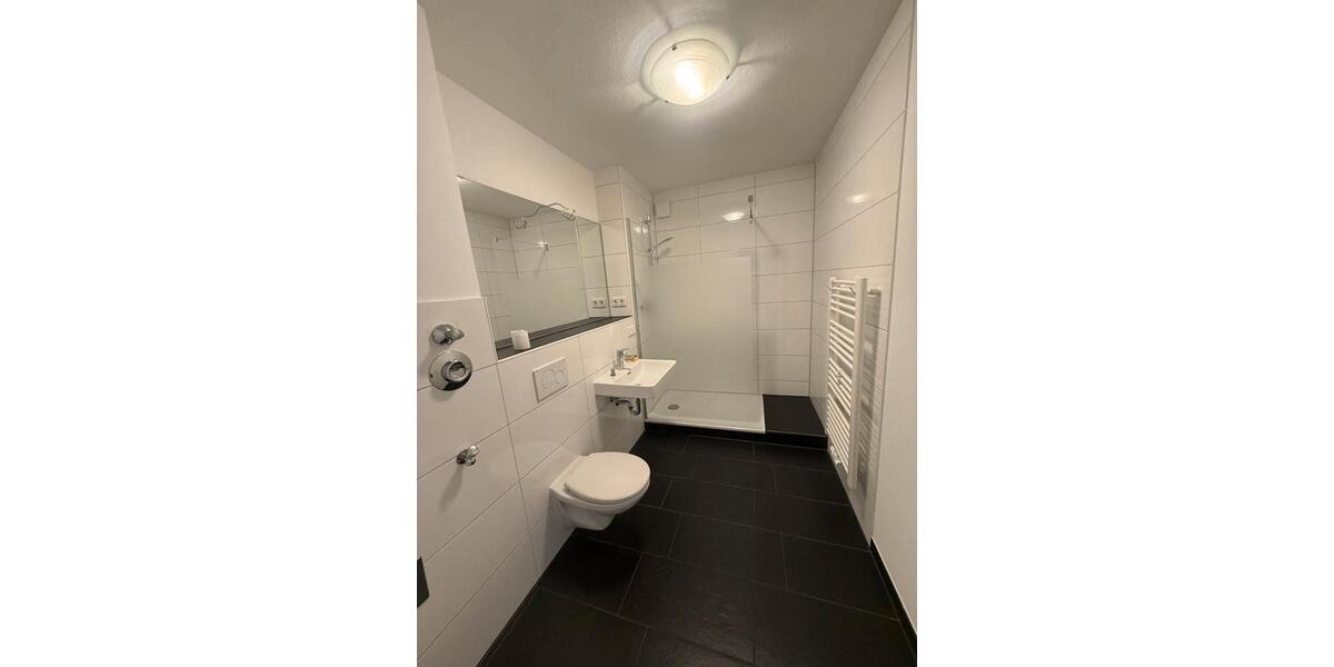 Etagenwohnung Offenbach am Main Hafen - 2.5 Zimmer, 83 m&sup2;, 1.240&euro; | Angebot:26338594