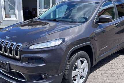 Jeep Cherokee 189.000 km 8.490 &euro; Kelsterbach 65451